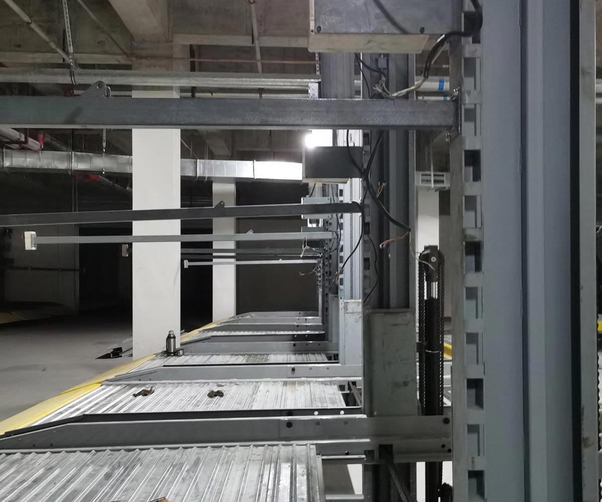 黔西立體停車(chē)庫系統管理中心的講解